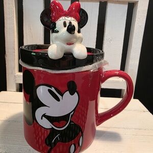 Disney's Mickey & Minnie Mouse Mugs with Lid – Brand New.